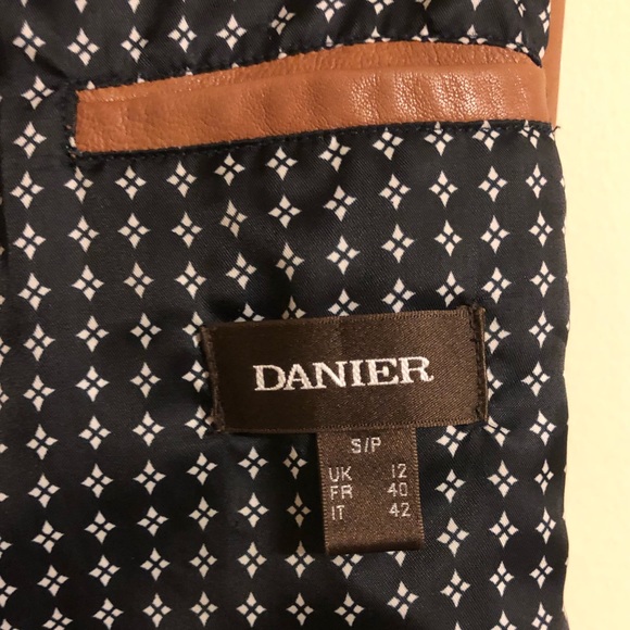 COPY - Danier Tan Leather Jacket - Picture 4 of 5